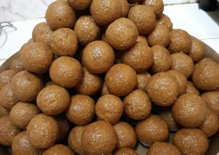 নারিকেলের নাড়ু Narikel Naru (500 gm)